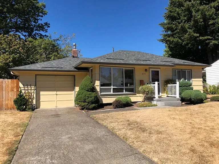 4795 SW Maple Ave — Photo 1