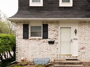 6930 NW Chapel Woods Ln, Kansas City, MO 64152