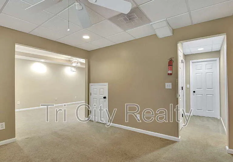 49 Montrose Ln — Photo 78