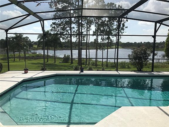 2nd image of 102 Glen Abbey Ln