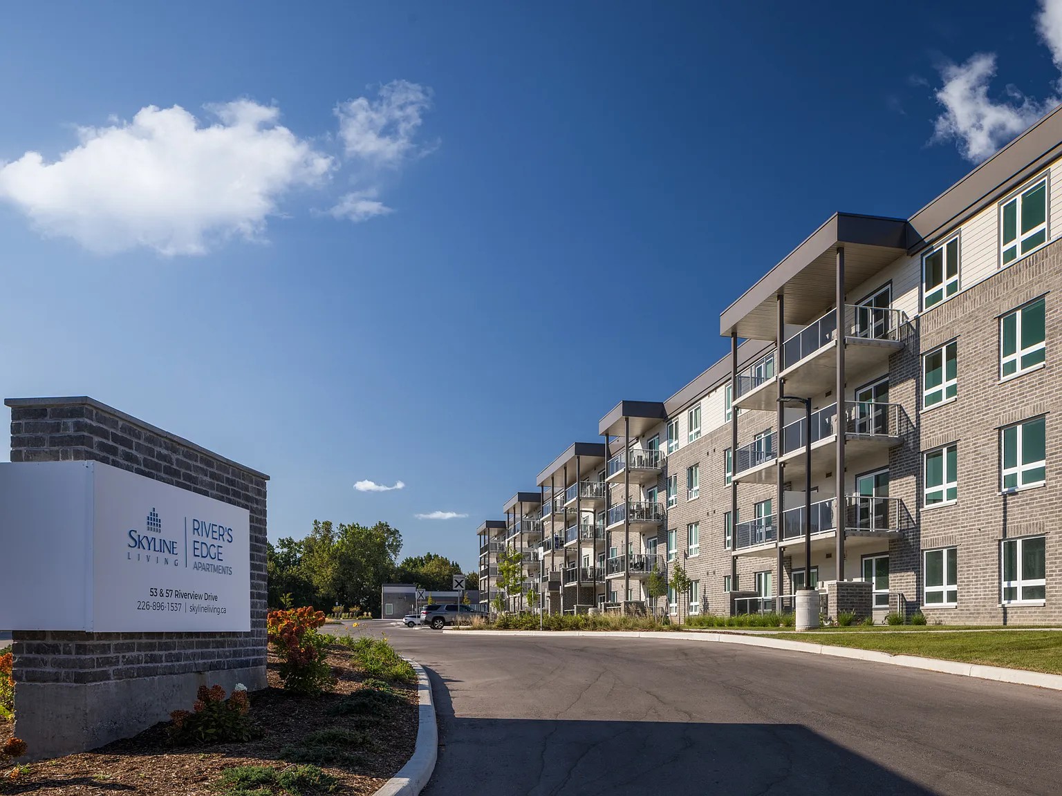 River's Edge Apartments — Photo 2