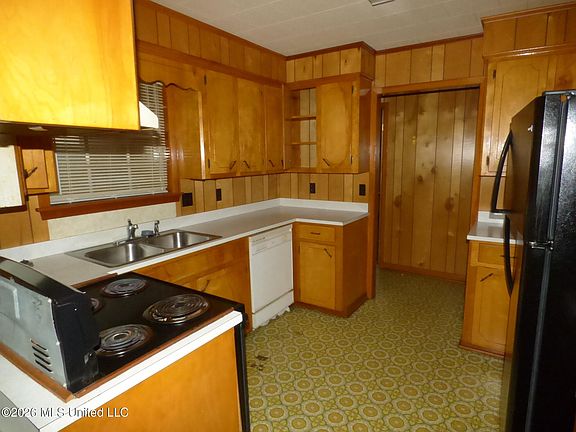 5th image of 501 Maxine Ave
