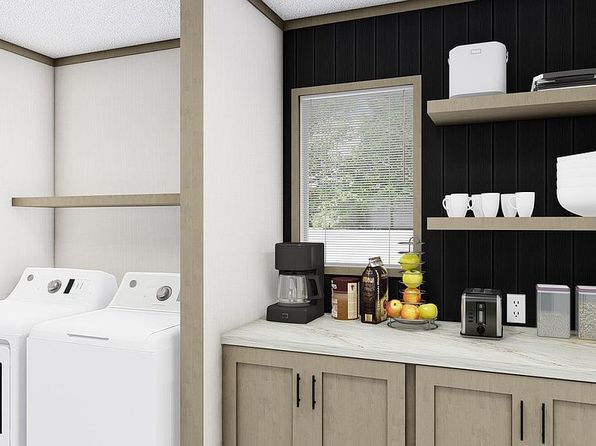 800 Indiana Ave #212