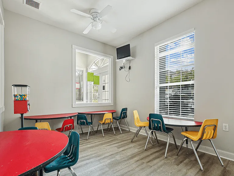 Camellia Pointe Apartments — Photo 11