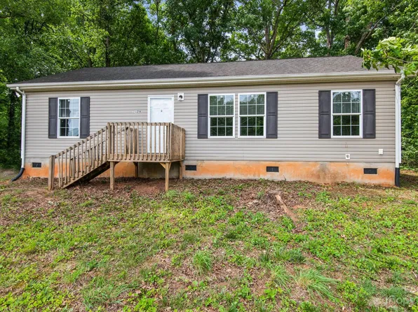 2479 10th Ave SW, Hickory, NC 28602