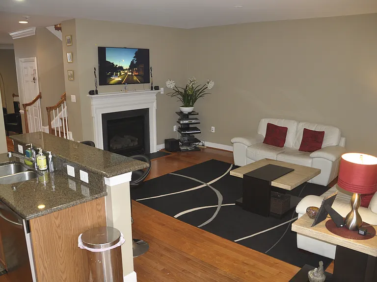 144 Herndon Mill Cir — Photo 2