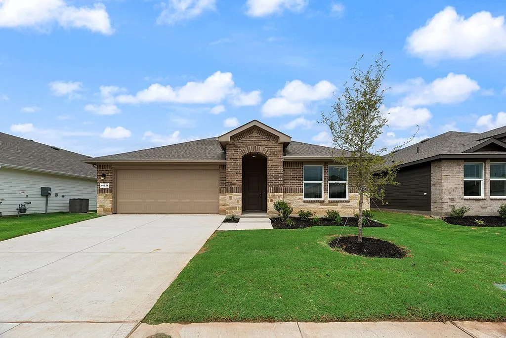 4 bed, 2044 sqft, $2,495 — Photo 1