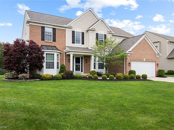 2nd image of 27130 Lynde Dr
