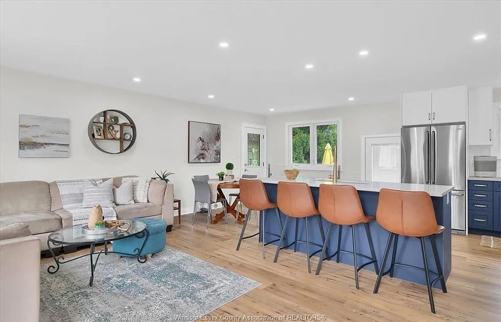 3 bed, $2,200 — Photo 4