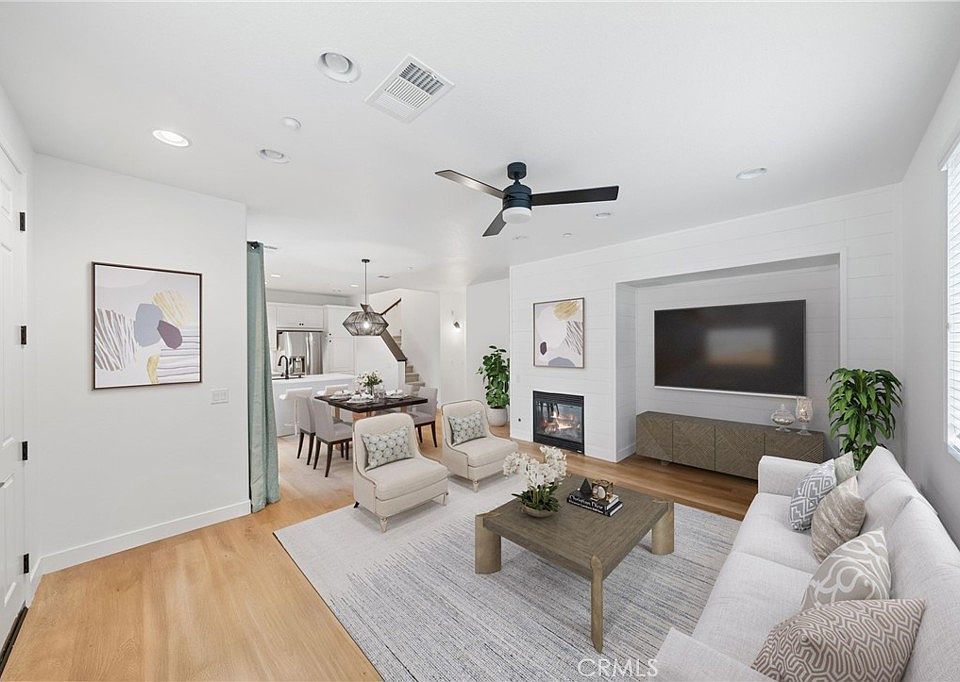 1st image of 44982 Hawthorn St #207
