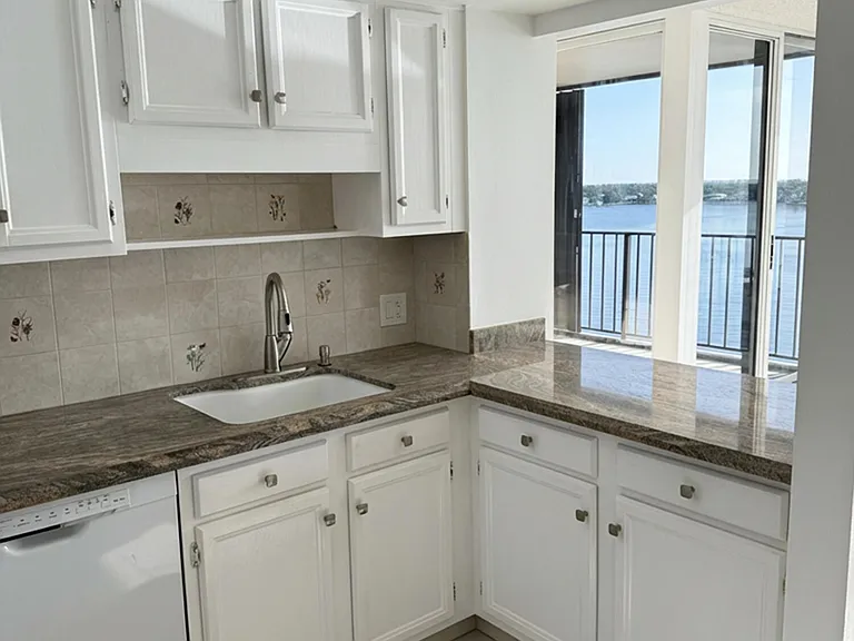 126 Lakeshore Dr #927 — Photo 5