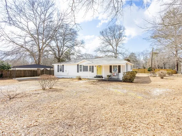 599 Byrd Ave, Smiths Station, AL 36877