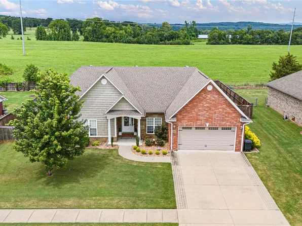 102 Buffalo St, Clarksville, AR 72830