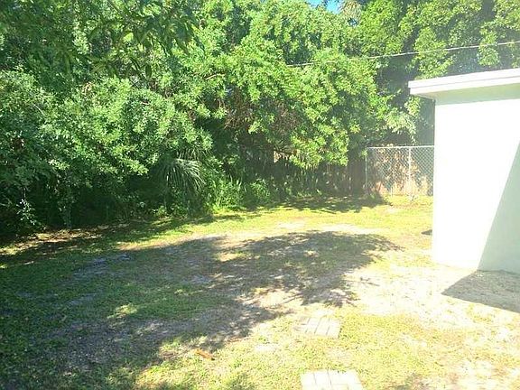 3rd image of 1141 NW 3rd Ave