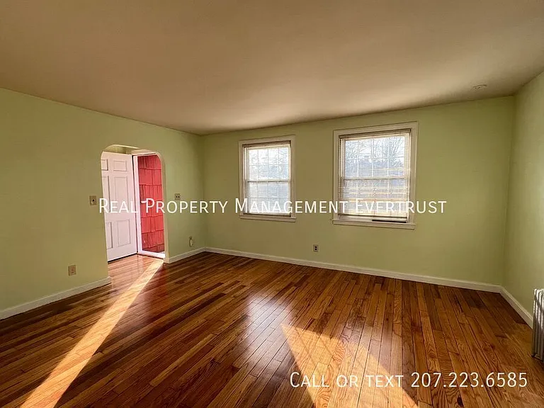 19 Glen Way — Photo 4
