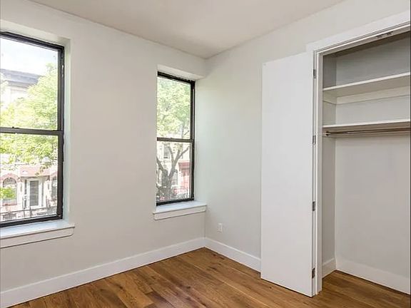 4th image of 1347 Hancock St #1L