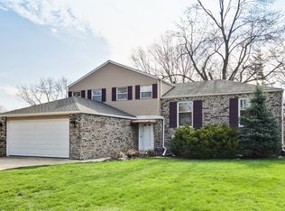 1623 N Oneida Ln, Mount Prospect, IL 60056