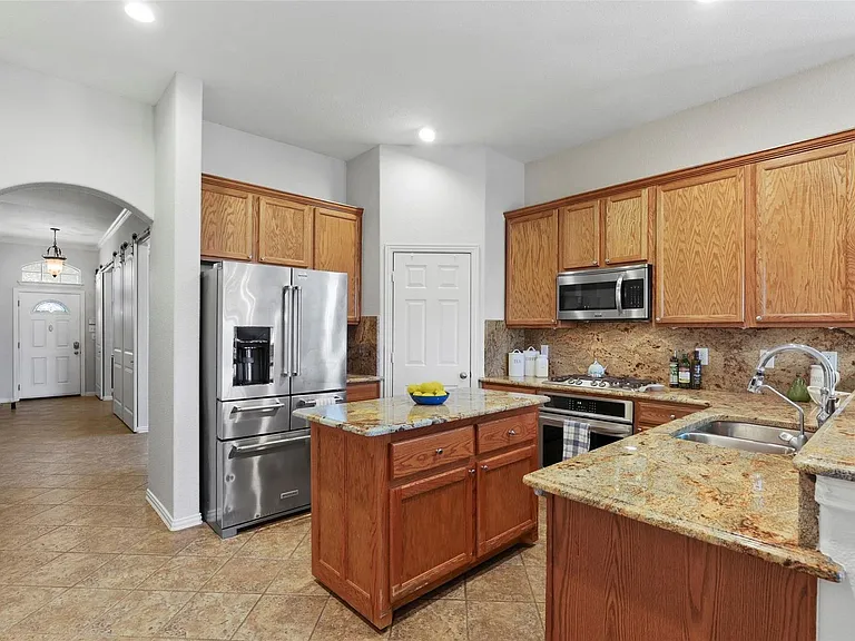 11086 Mansfield Dr — Photo 6