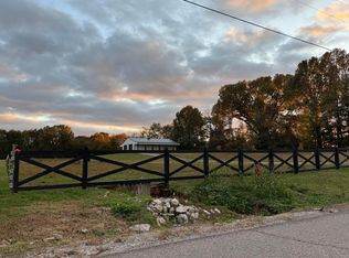 1215 Menzies Rd, Dyersburg, TN 38024