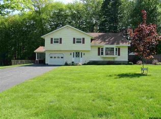 40 Guilder Pl, Ballston Lake, NY 12019