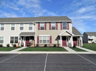 10 Erin Ct, New Oxford, PA 17350
