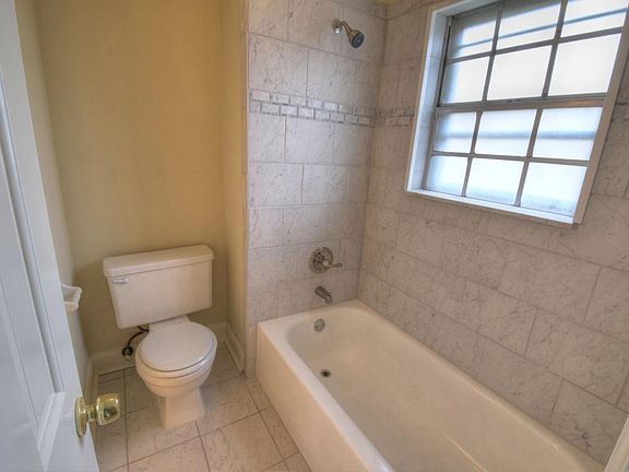 5th image of 3088 Mary Elizabeth Dr