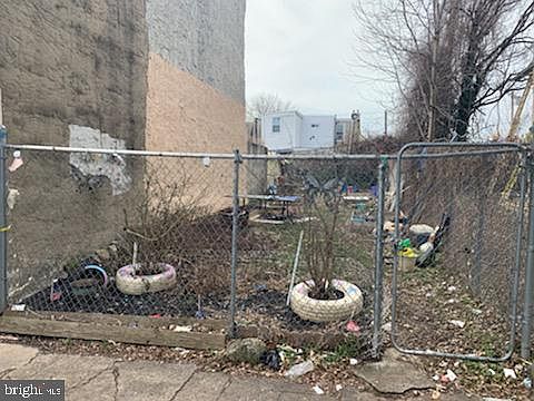 1st image of 2042 E Rush St