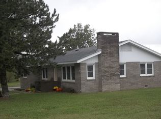 196 Tulakes Rd, Chanute, KS 66720