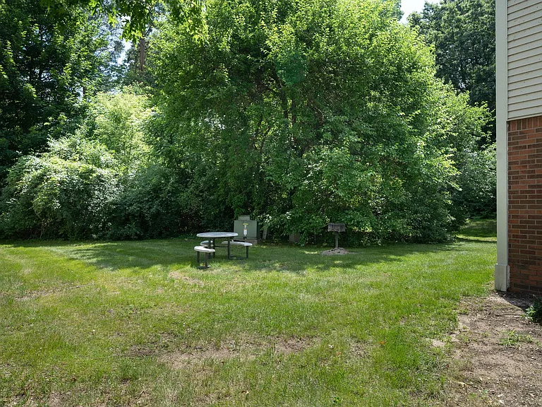 1520 Porter Cir — Photo 21