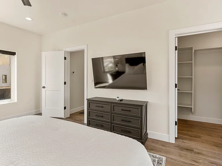 840 Twin Lakes Dr #401 — Photo 23
