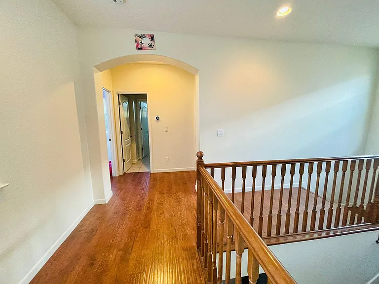 381 W Alameda Dr — Photo 13