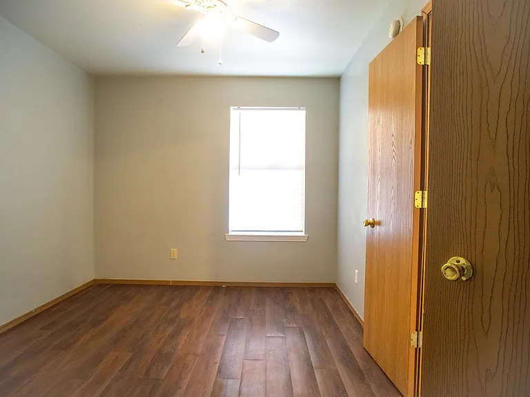420 Park St — Photo 10