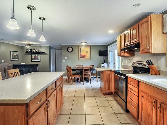 5th image of 81 Abington Ave