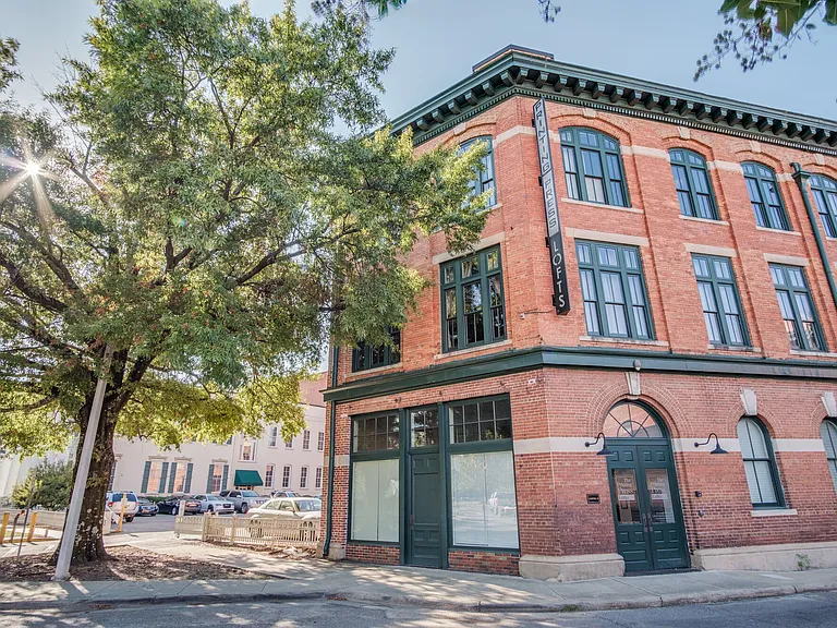 215 N Court St — Photo 6