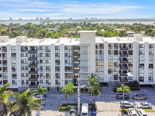 9800 W Bay Harbor Dr APT 305, Bay Harbor Islands, FL 33154