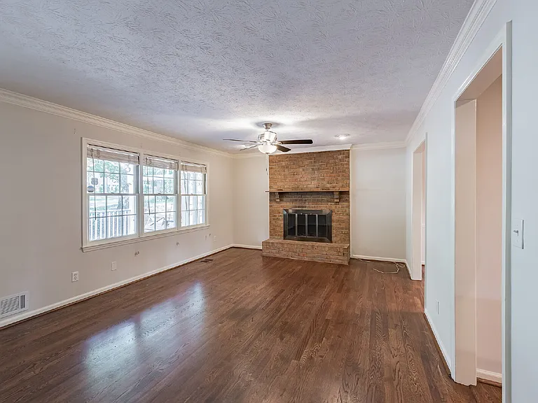 4472 Old Mabry Pl NE — Photo 4