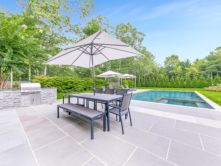 7 Old Sag Harbor Rd — Photo 27