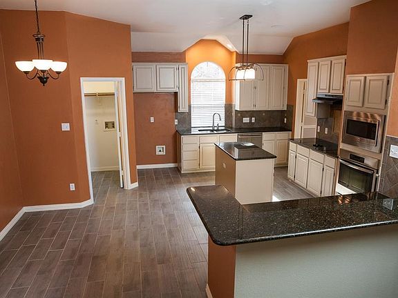 2nd image of 1131 Fairfax Dr