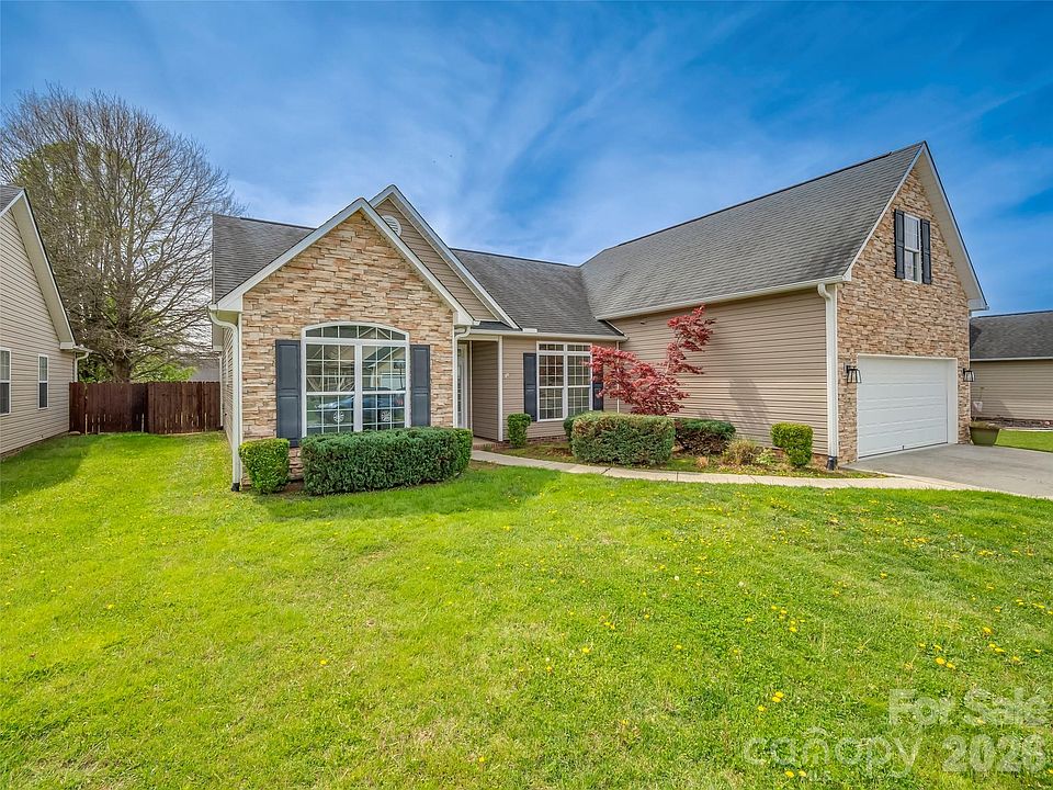 1st image of 33 W Hiawassee Rd