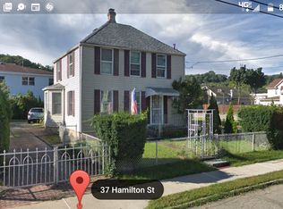 37 Hamilton St, Bloomingdale, NJ 07403