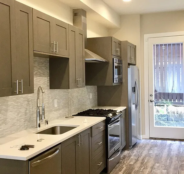 221 24th Ave E #D — Photo 4
