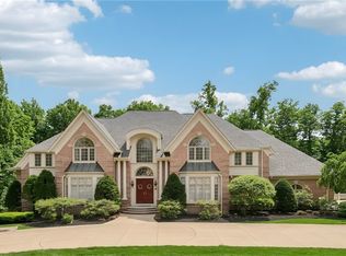 2850 Roundhill Rd, Akron, OH 44333
