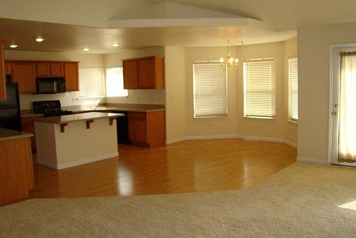 3rd image of 823 Divot Dr Unit 1