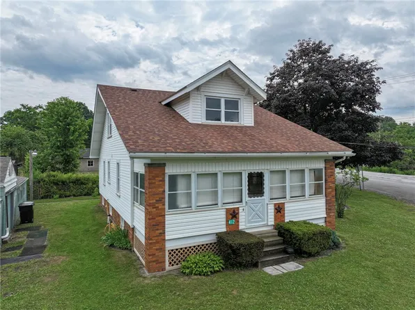 412 Old Zelienople Rd, Ellwood City, PA 16117