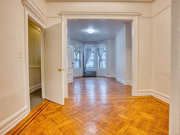 2nd image of 266 Maple St Floor 1
