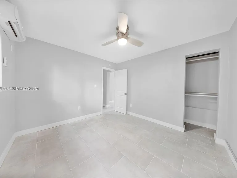 1150 NW 1st Pl #4 — Photo 10