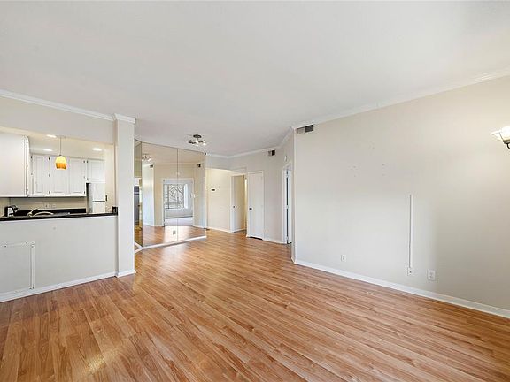 3rd image of 2207 S Braeswood Blvd APT 42C