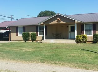 314 4th St, Maysville, OK 73057
