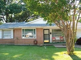 2nd image of 1822 Dorothy Dr