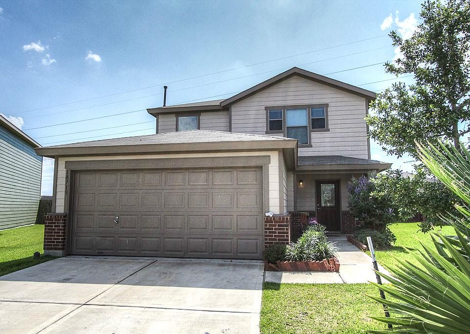 2nd image of 18719 Mesquite Bend Ln